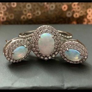 Gorgeous Opal & white sapphire ring & jewelry set